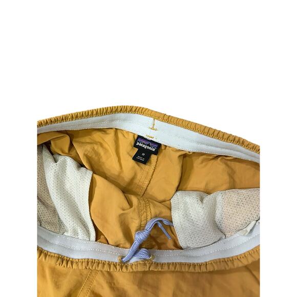 Patagonia Women’s Yellow Baggies Shorts 5” Inseam Size Medium - Picture 3 of 4